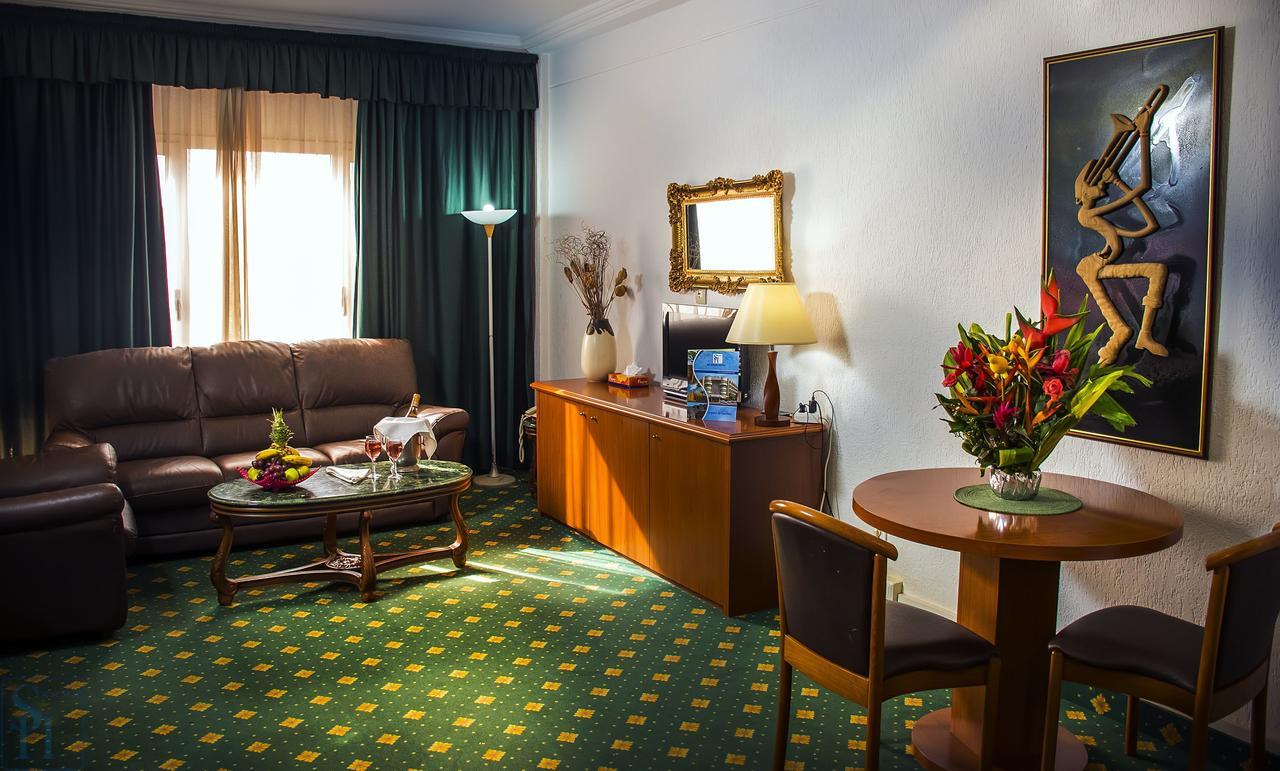 Hotel Splendid Ouagadougou Exteriér fotografie